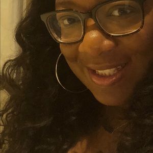 Meet your Posher, Charmaine